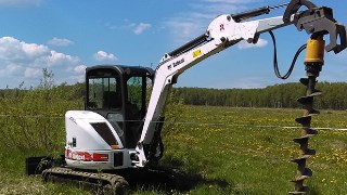 Аренда экскаватора погрузчика с ямобуром в Камень-на-Оби цена от 1576 руб